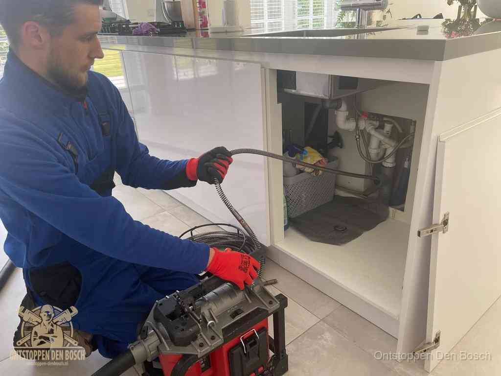 Riool ontstoppen ontstoppingsveer in Den Bosch
