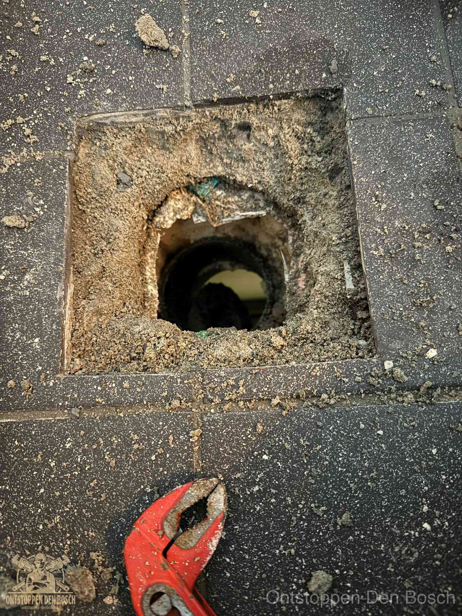 Rioolputje erfgrens eigendom in Den Bosch